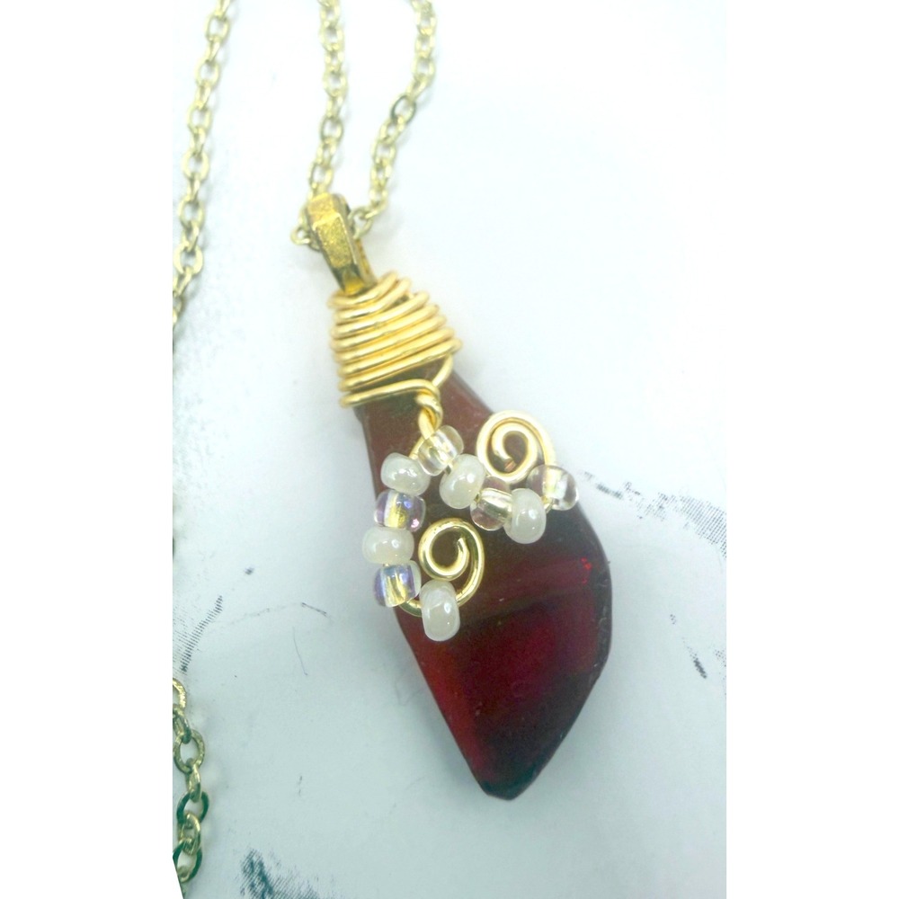 Handmade Wire Wrapped Red Resin Pendant Necklace Pearl Beaded Gold Tone 24"